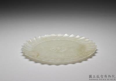 图片[2]-Jade plate with floral rim, India-China Archive